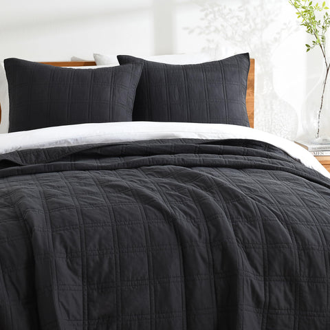 HORIMOTE HOME geometric stitch detail showing durable decorative quilting.