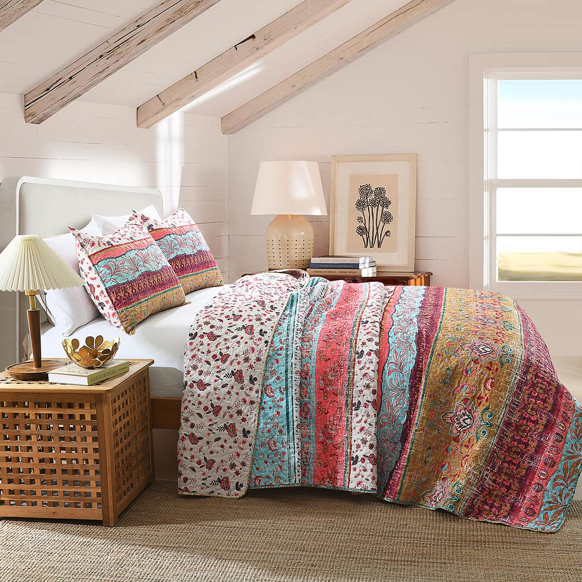 Horimote Home king quilt set 106-by-96-inches with two pillow shams for full coverage.