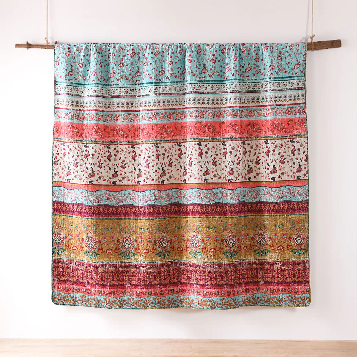 Horimote Home lightweight microfiber cover and breathable filling for year-round comfort.