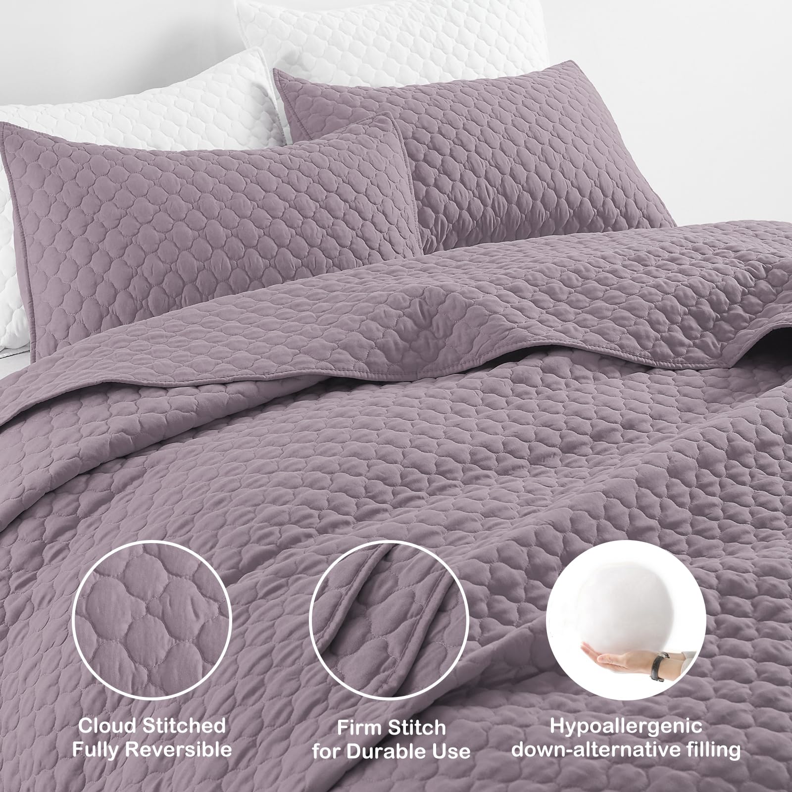HORIMOTE HOME ultra-soft microfiber quilt feels light and breathable.
