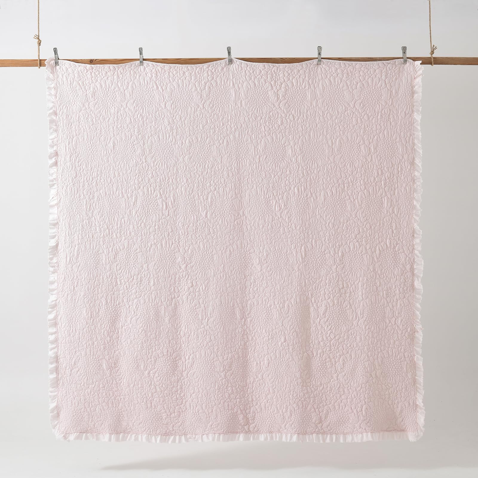 HORIMOTE HOME reversible quilt design showing two looks in one set.