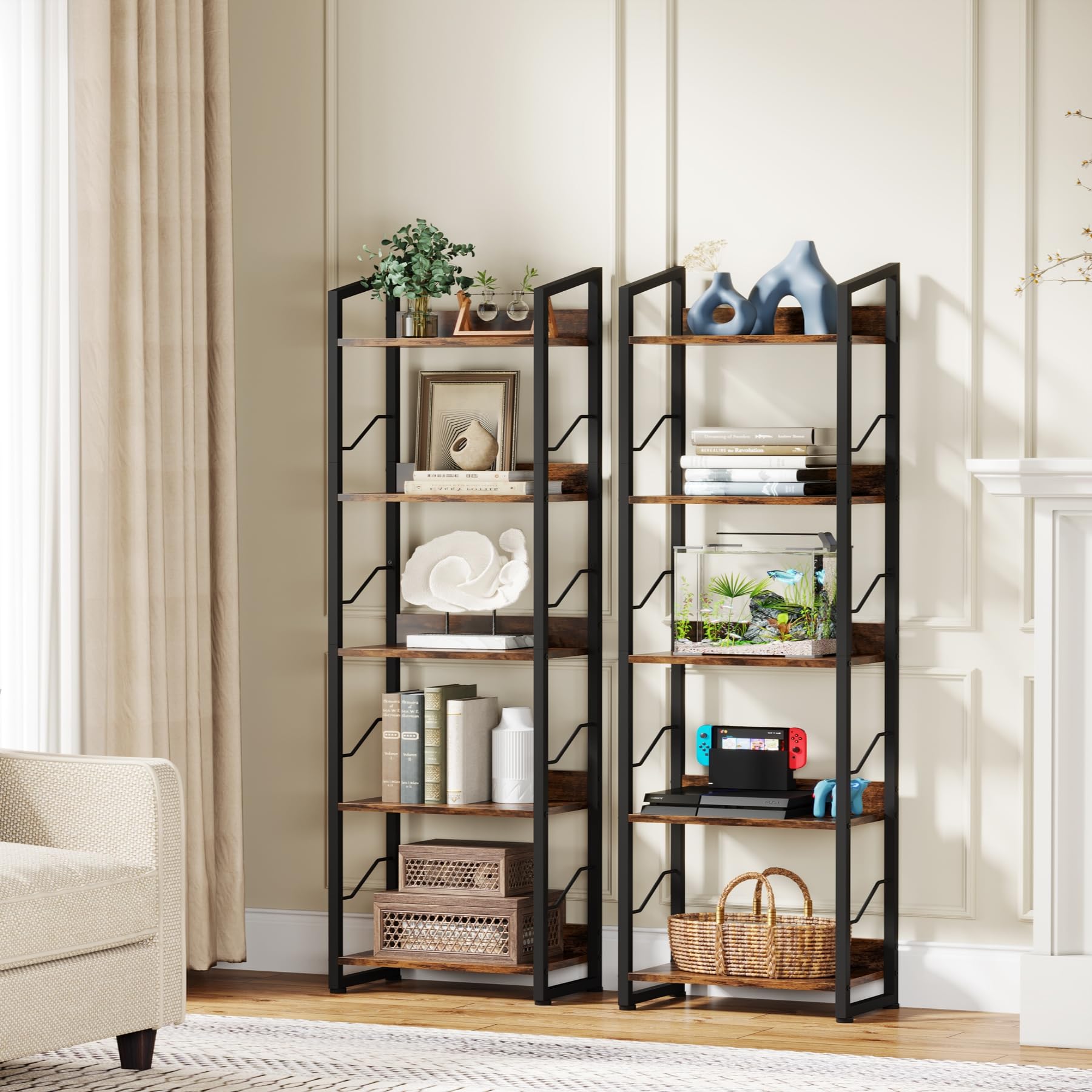 Hosfais display shelf for plants, photos, and collectibles.