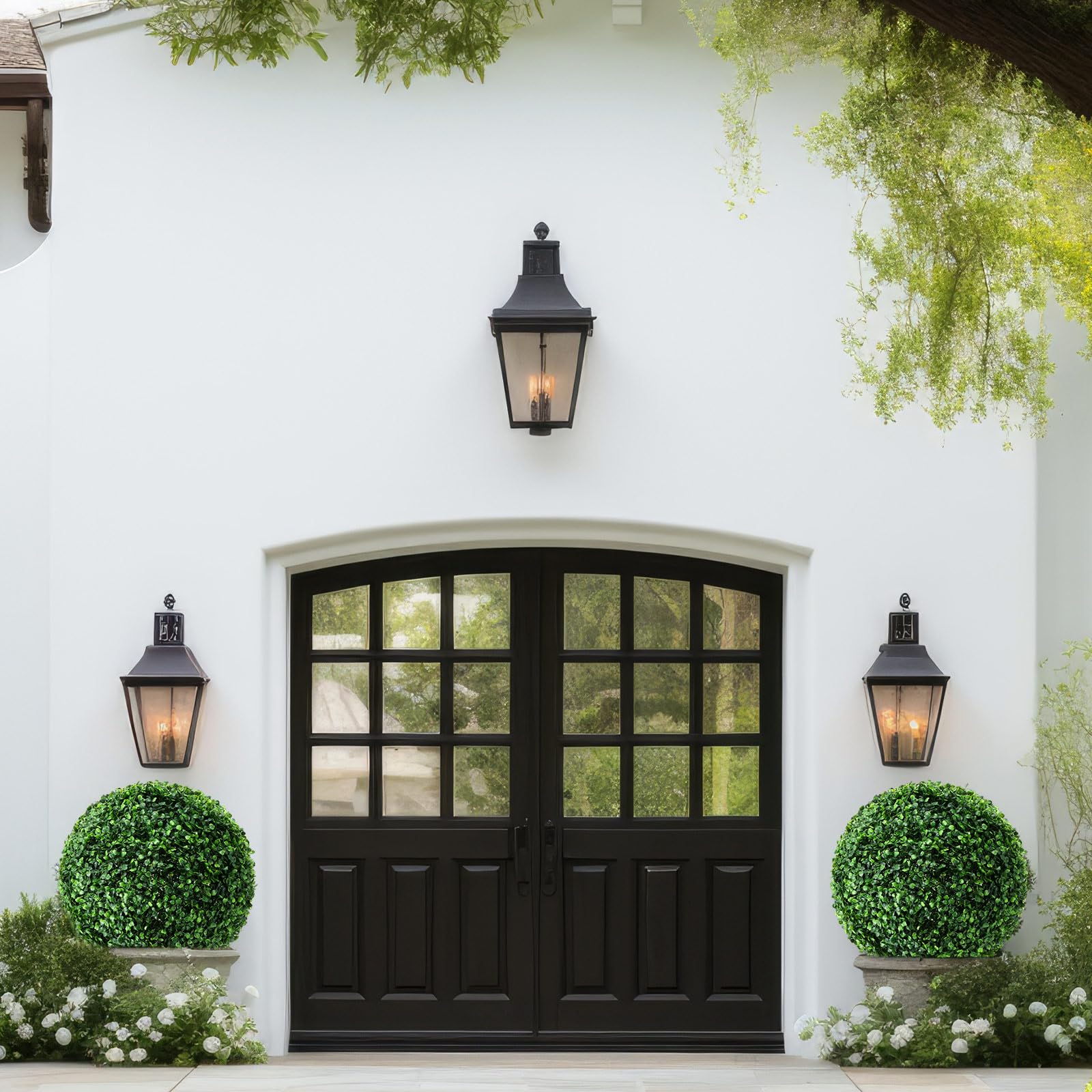 Hotop PVC material detail highlights durable, reusable faux boxwood leaves.