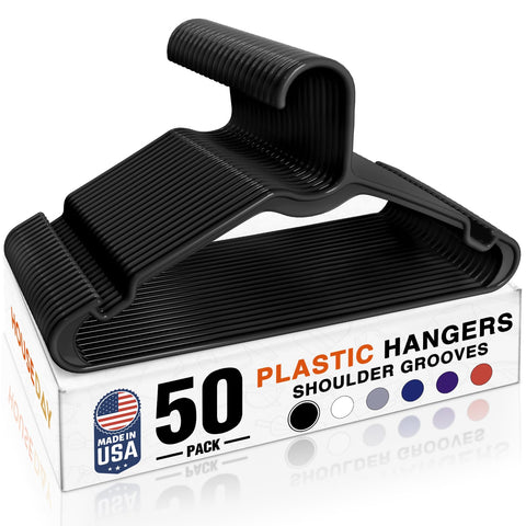 HOUSE DAY black plastic hanger with 50-pack for space-saving closet organization