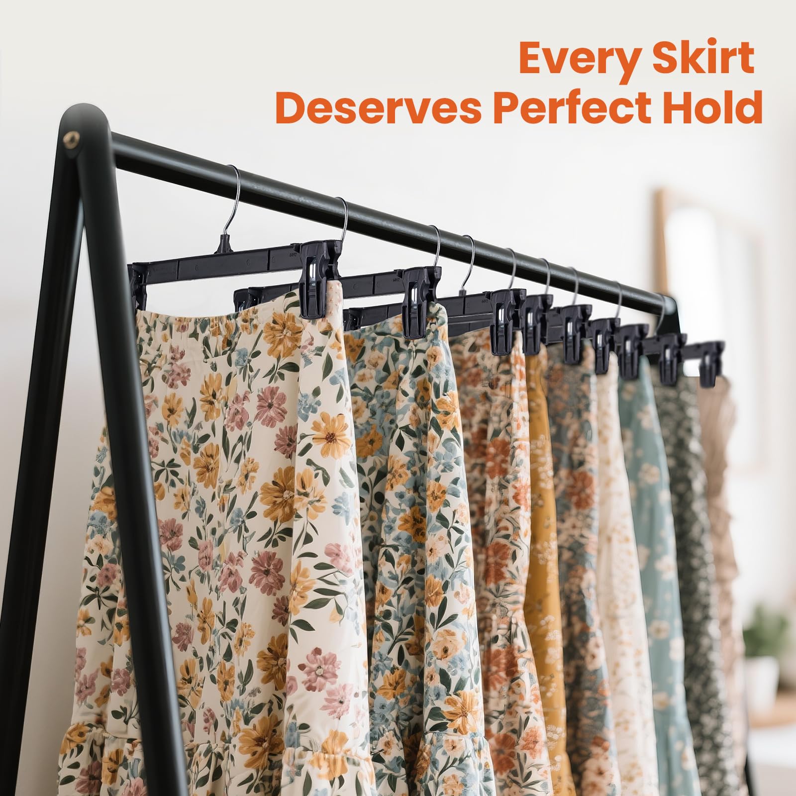 HOUSE DAY versatile hanger for pants, skirts, and shorts