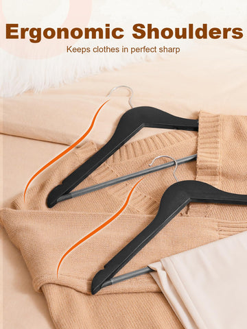 HOUSE DAY vinyl-covered pants bar provides grip and prevents creases