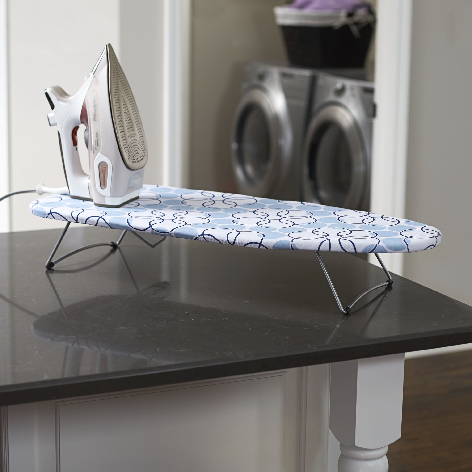 Household Essentials 122101 blue rings cover provides even heat.