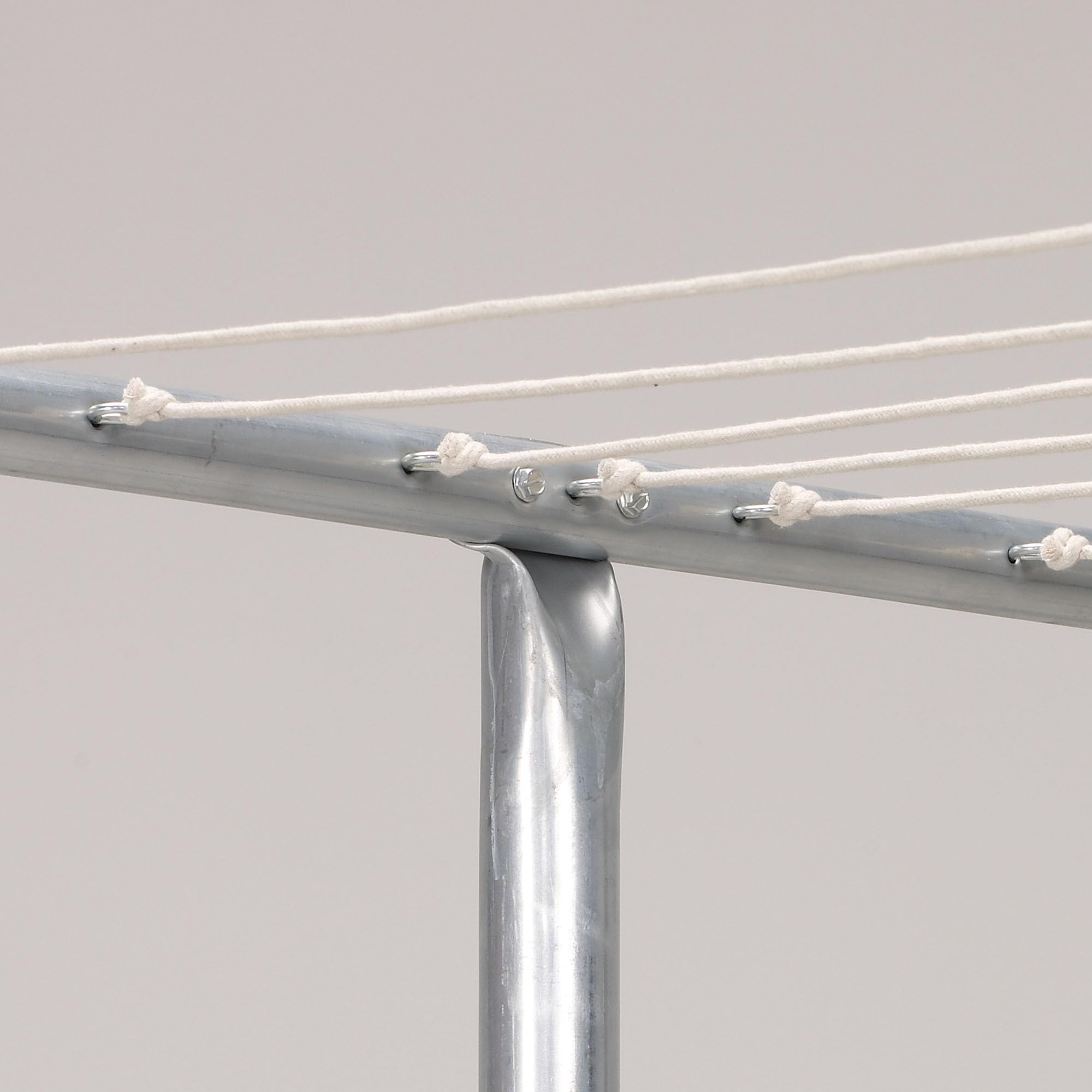 Household Essentials 32in cross arm keeps multiple lines secure and balanced.