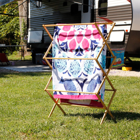 Household Essentials bamboo rack with 11 dowels for versatile air circulation.