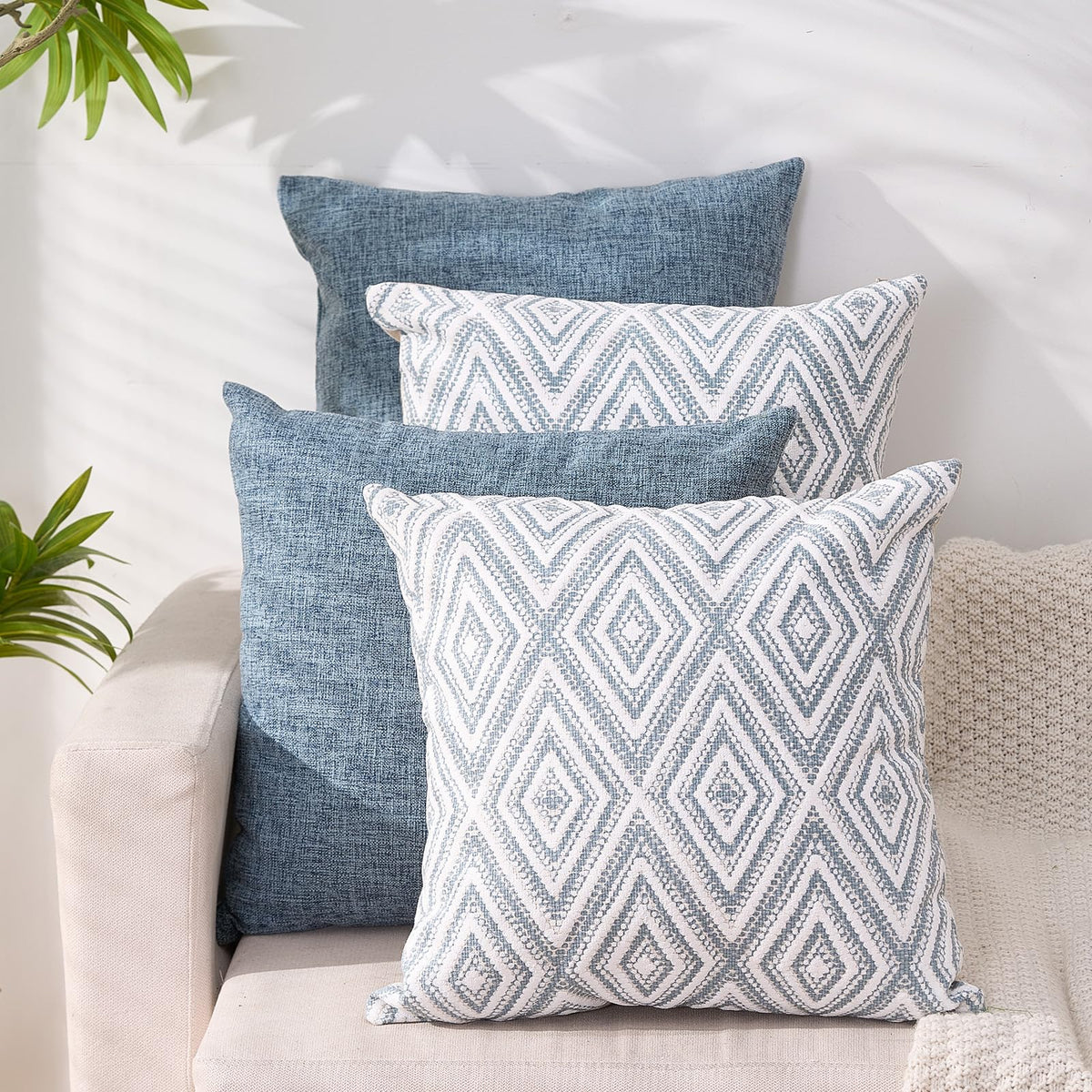 HPUK decorative throw pillow cover 20x20 blue, close-up of linen-like texture