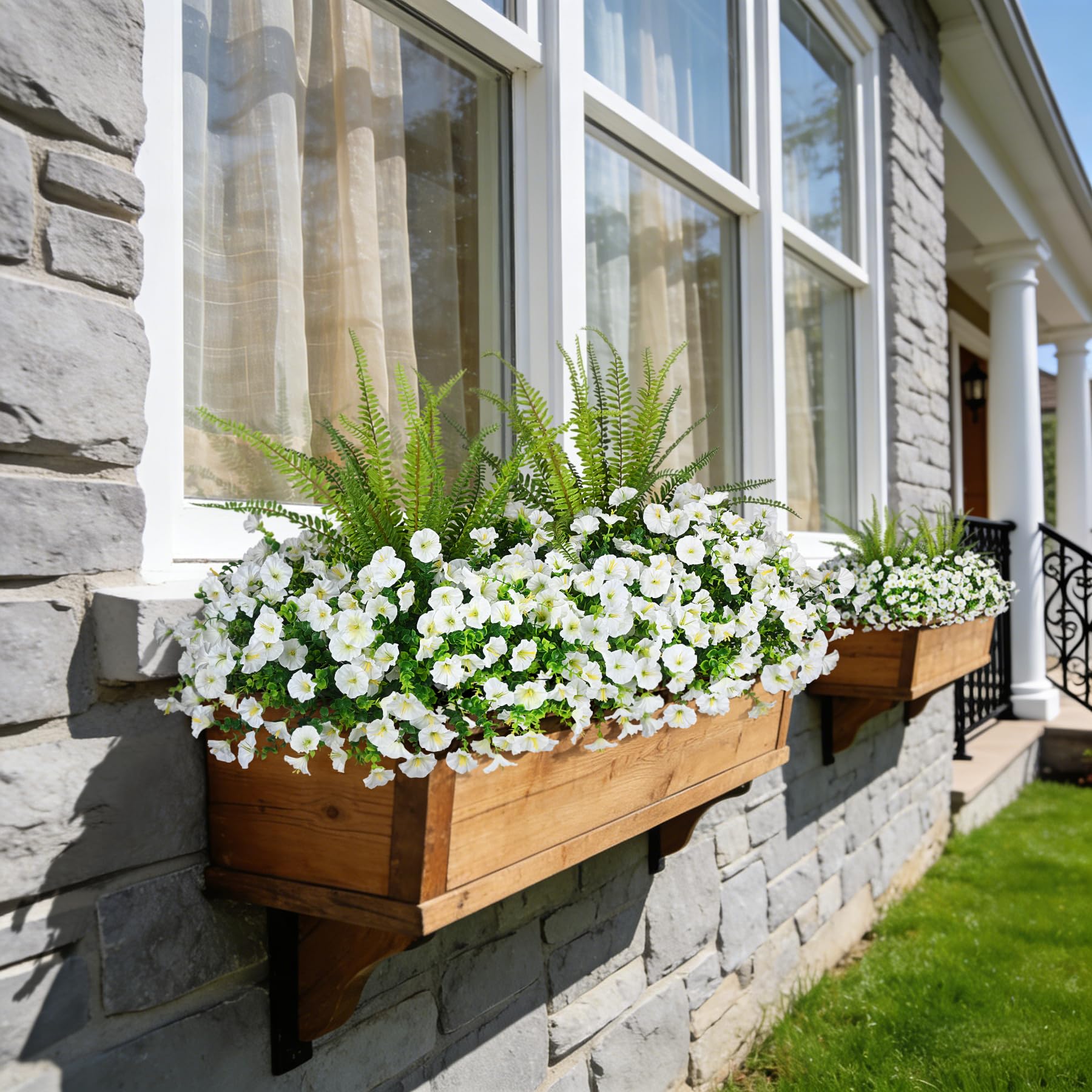 Hrobek silk morning glory close-up showcases fade-resistant outdoor appeal.