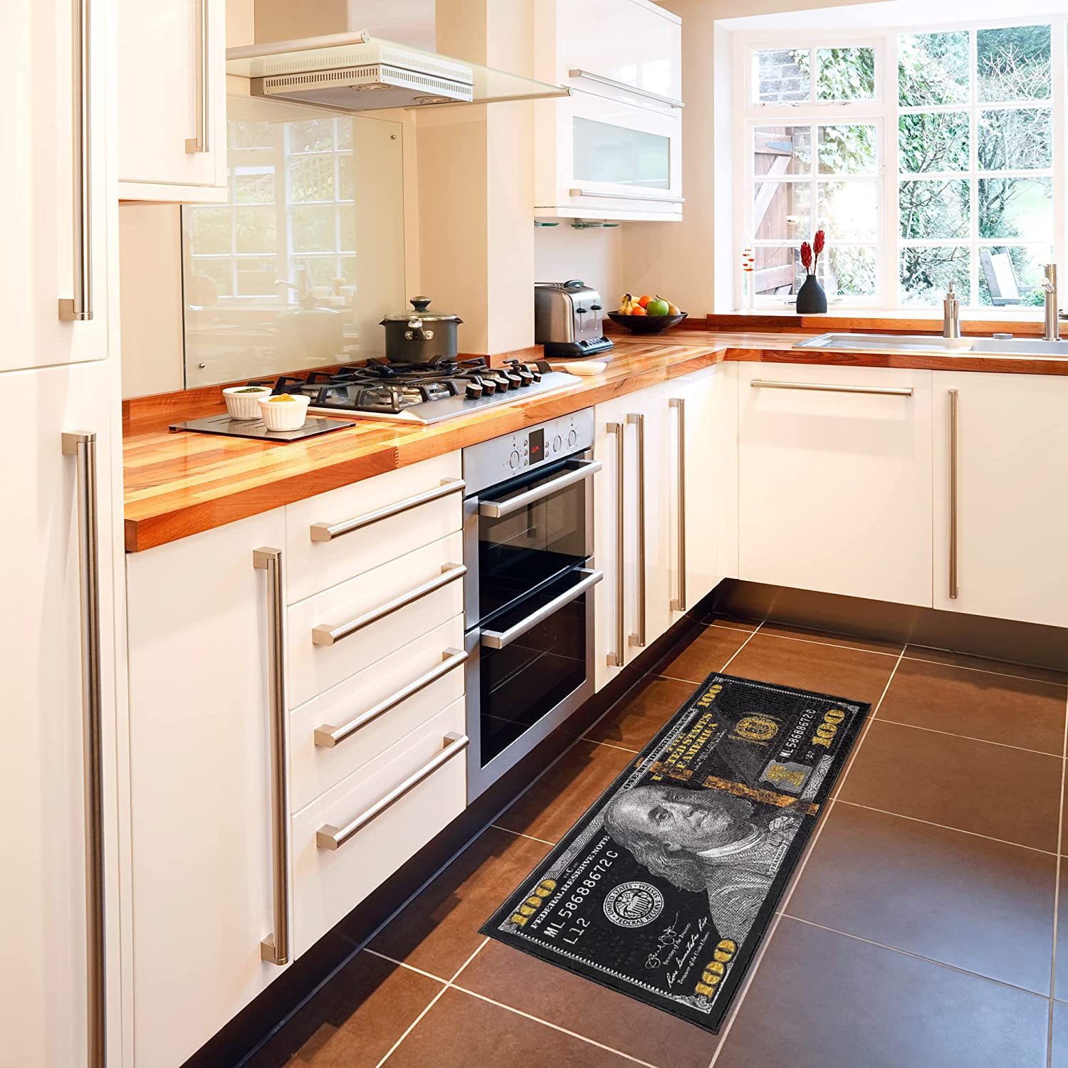 HUAHOO non-slip backing rug stays in place without grippers
