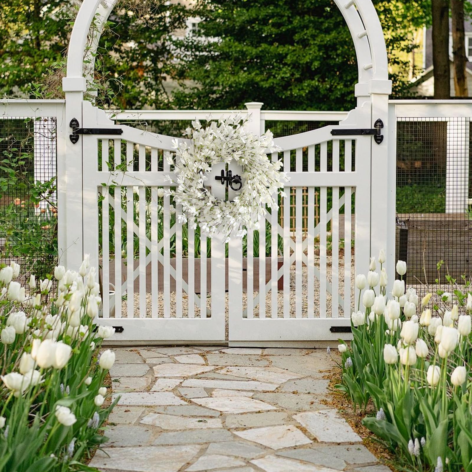 Huashen Wreath adds subtle festive flair for festivals and seasonal celebrations.
