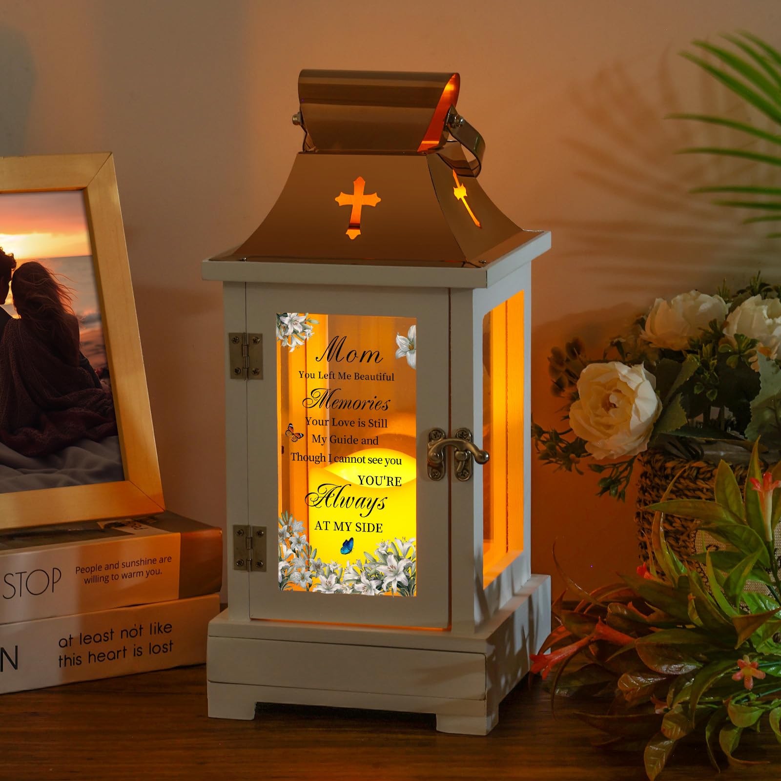 HugMemories Memorial Lantern remote control enables easy brightness and timing adjustments
