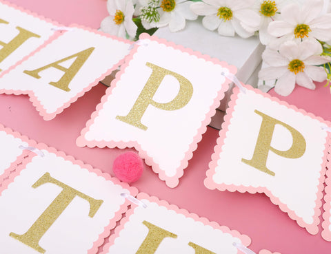 HUHJRUAR Mouse-Themed Party Supplies Banner pairs with decorations for a cohesive look.