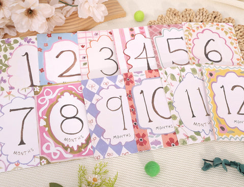 HUHJRUAR versatile photo prop cards inspire playful monthly shoots and memories.