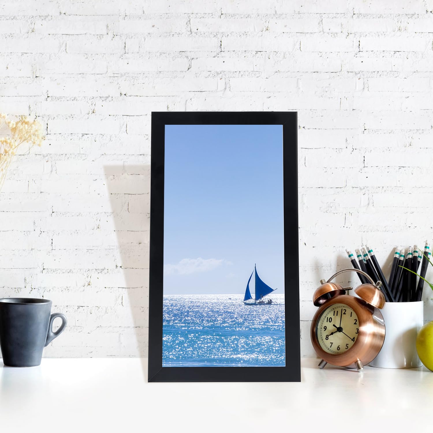HUKONHEP lightweight frame adds elegant, low-profile decor.
