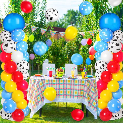 Hungdao white 10-inch balloons brighten the party space.