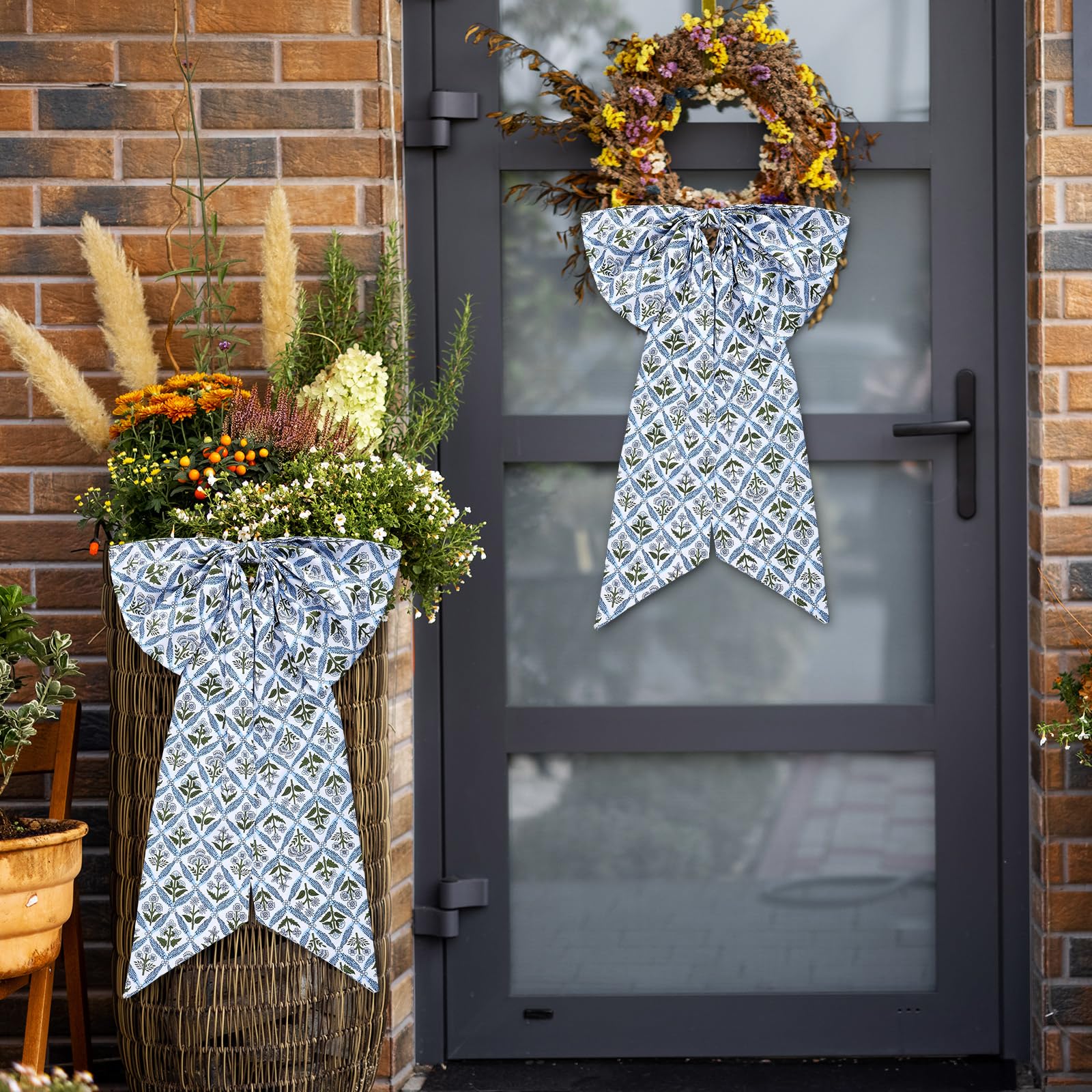 HunnmingRe DIY-friendly blue wreath sash inviting personalized touches