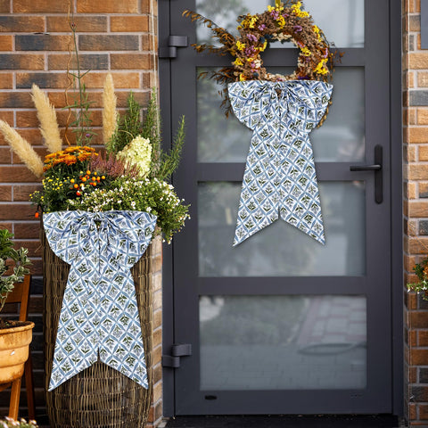 HunnmingRe DIY-friendly blue wreath sash inviting personalized touches