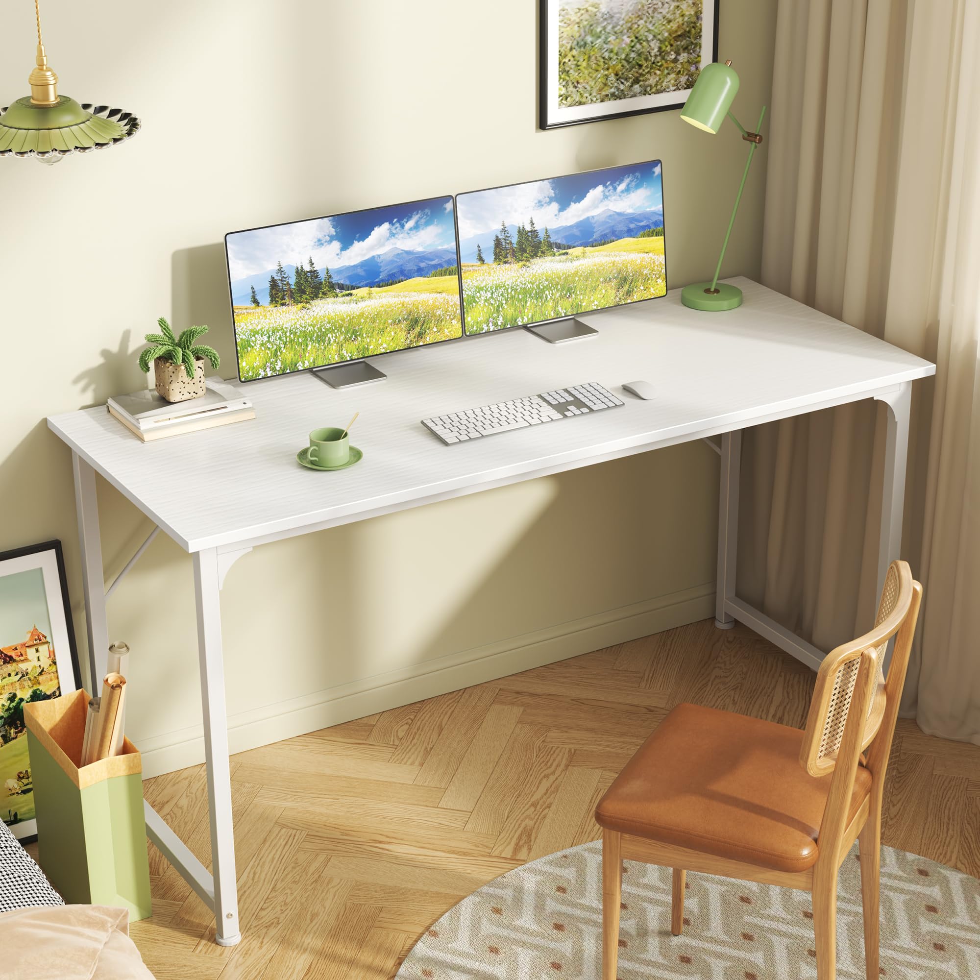 Huuger desk with sturdy metal frame for lasting stability