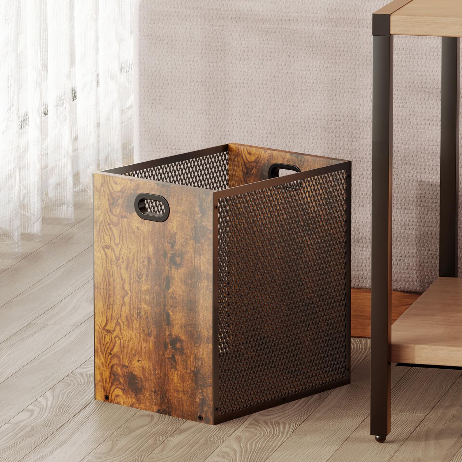 Huxitocan 4.5 gallon capacity is practical for offices and rooms.