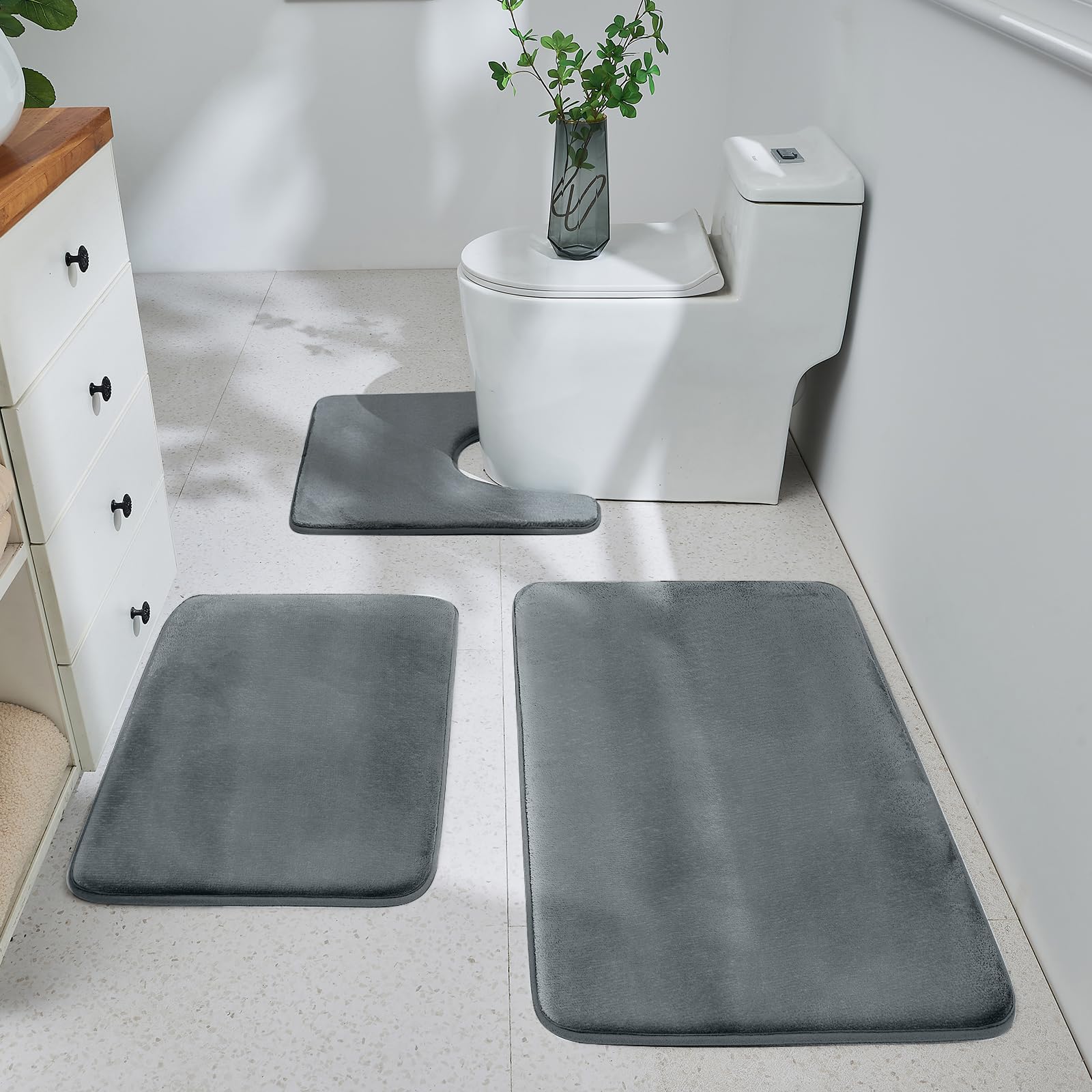 HUXMEYSON grey bathroom rug set, plush velvet, adds cozy comfort to your bath entry.