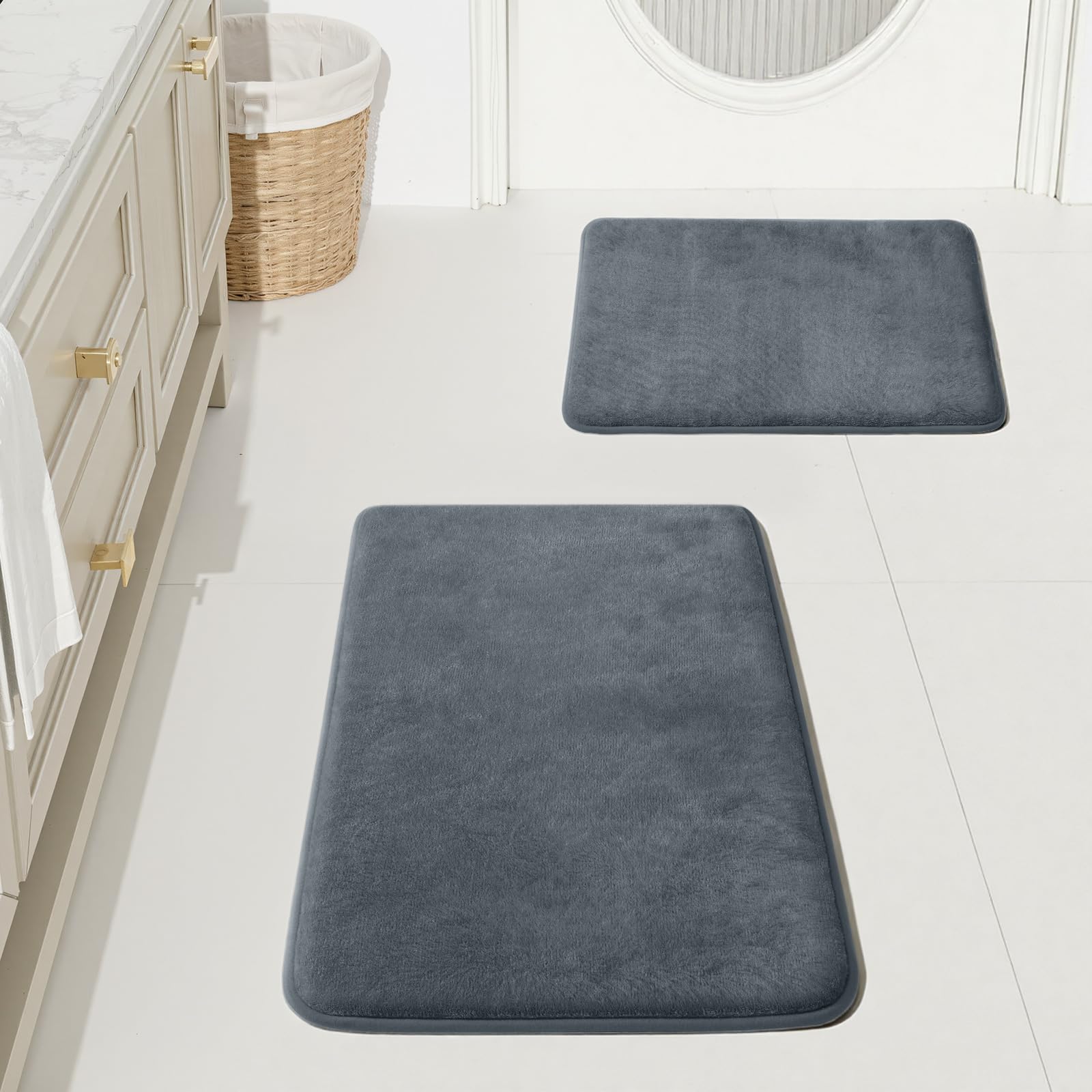 HUXMEYSON small bath rug 17x24 with plush velvet for soft feet