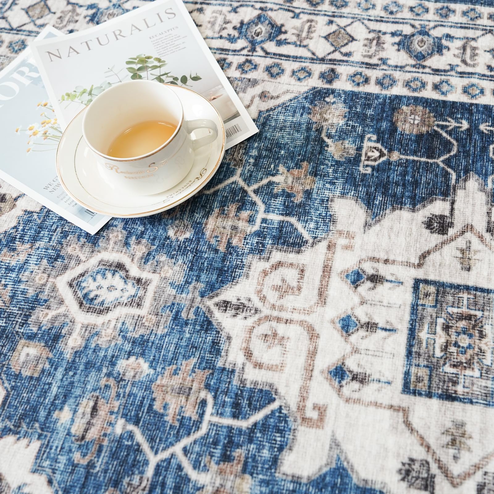 HY HAO YUN LAI low-pile rug designed for high-traffic areas like entryways.