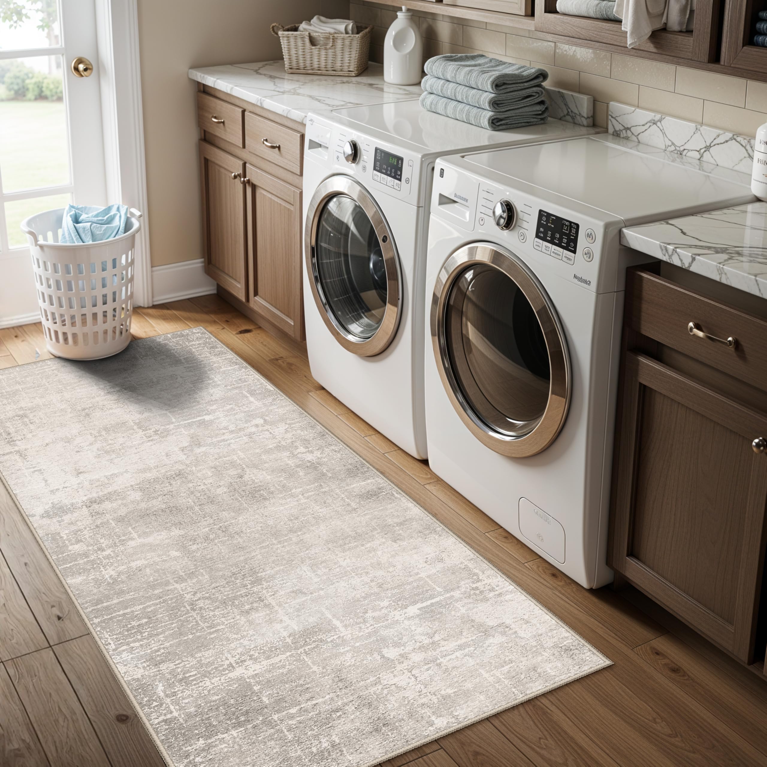 HY HAO YUN LAI machine washable, stain-resistant rug for easy cleanup.