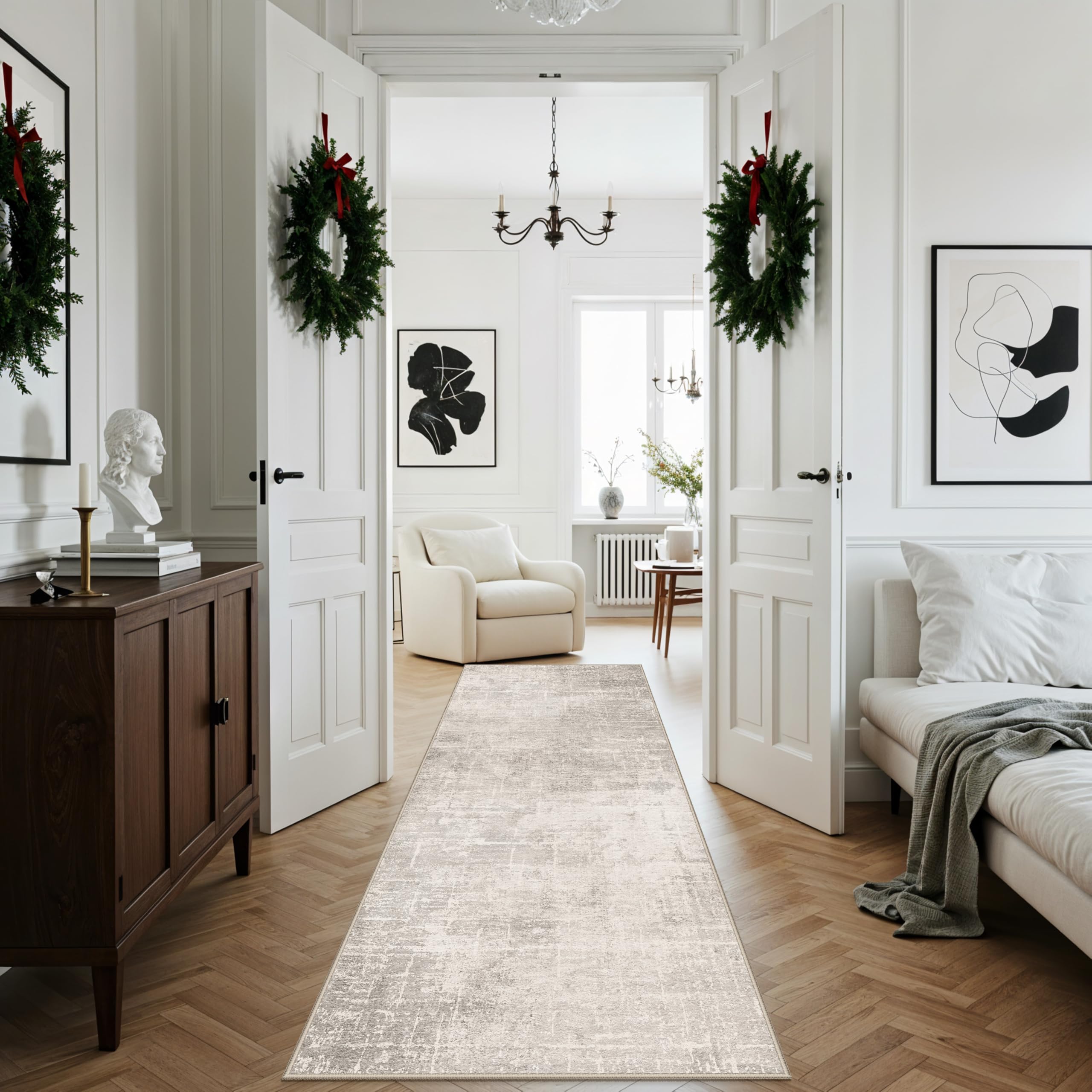 HY HAO YUN LAI pet- and kid-friendly fibers help keep floors cleaner.