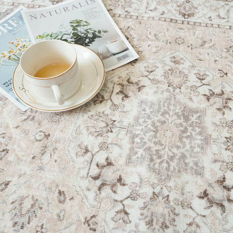 HY HAO YUN LAI low-pile rug with edge design for durability.