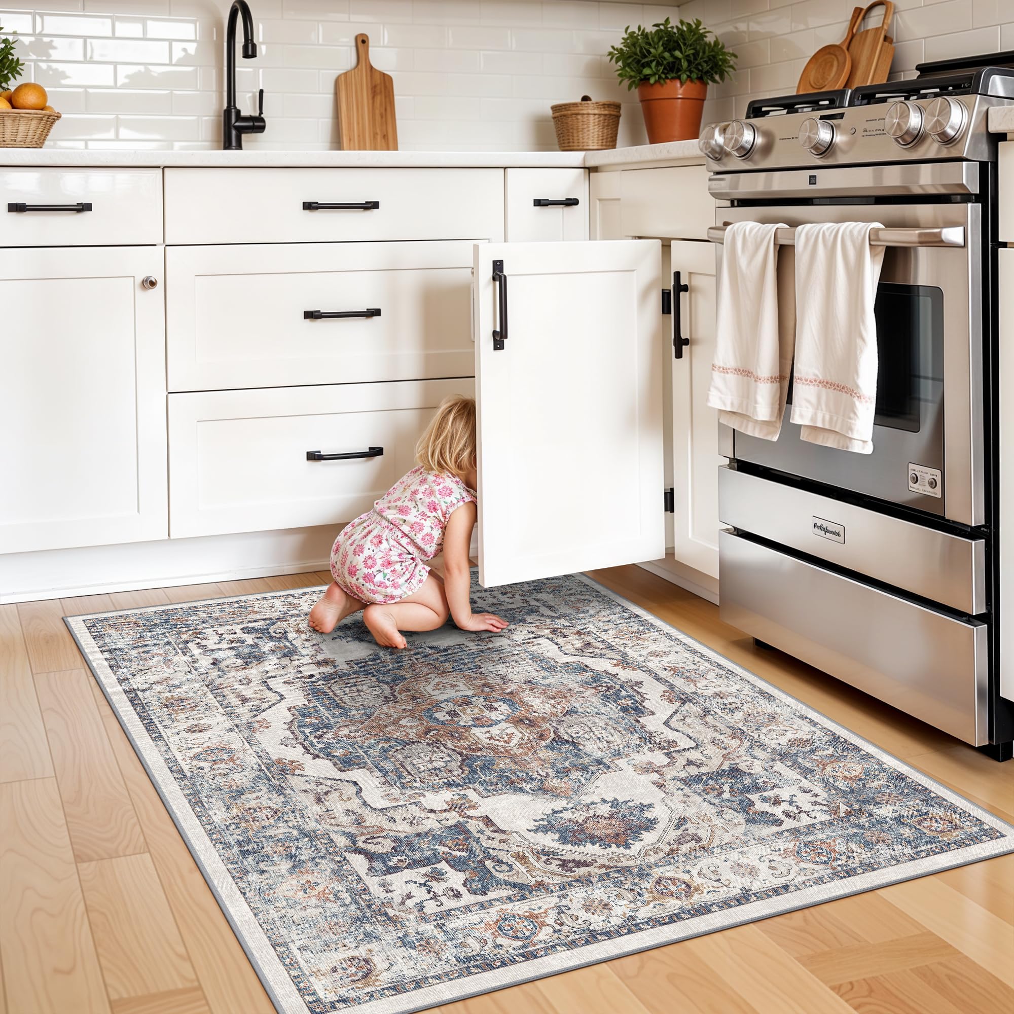 HY HAO YUN LAI soft low-pile rug stays flat and comfortable.