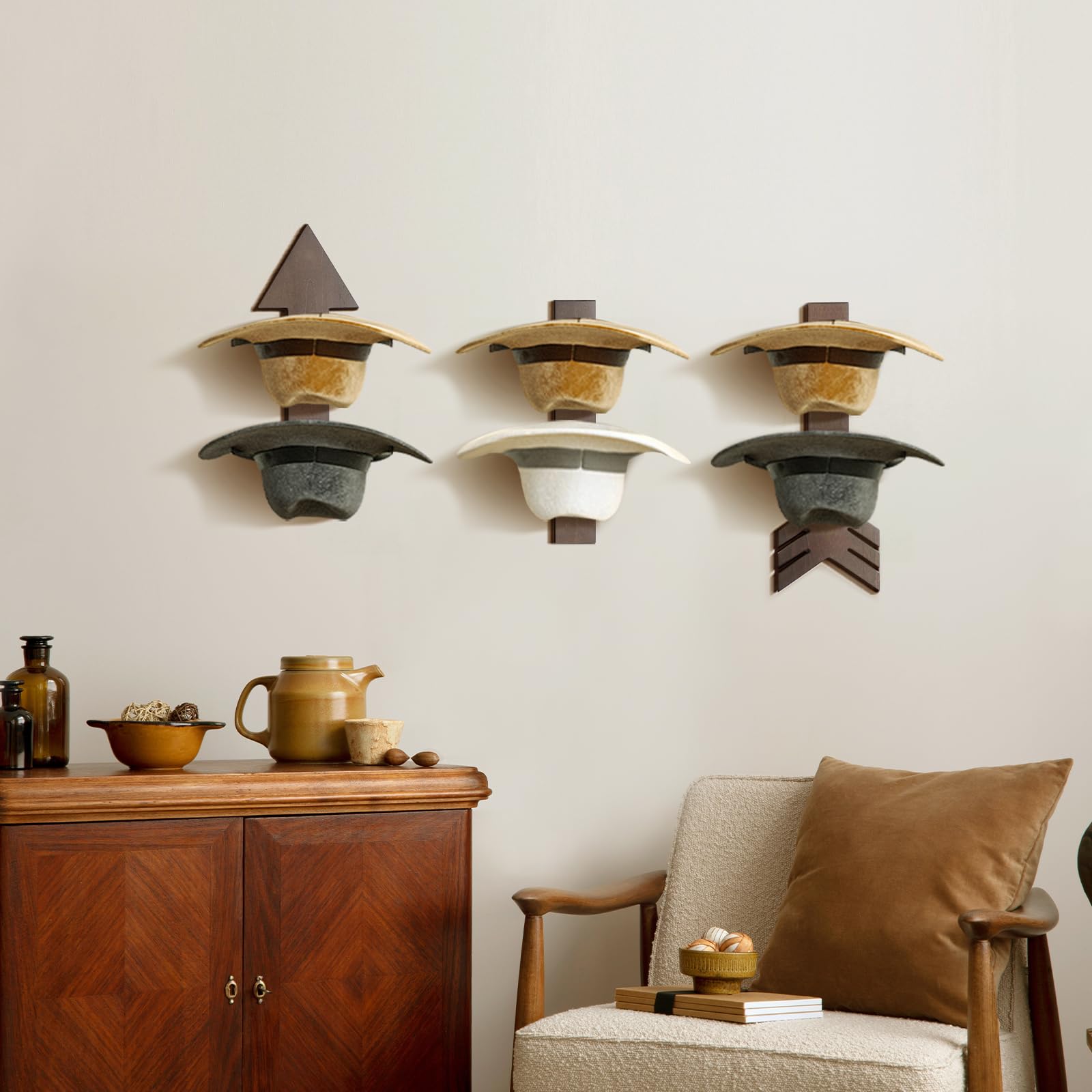 HYDERMUS walnut-toned rack adds classic Western decor to living room or hallway.