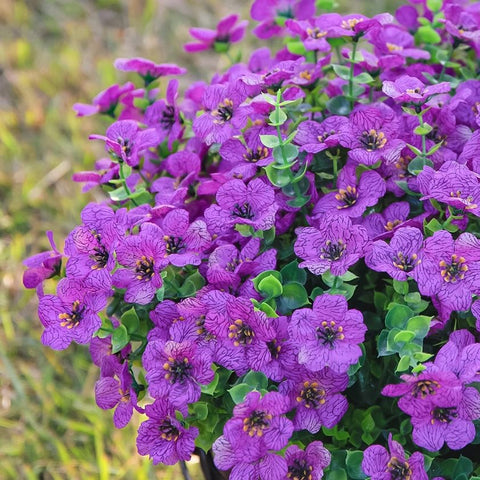 HyeFlora artificial daisy decor for both outdoor and indoor spaces