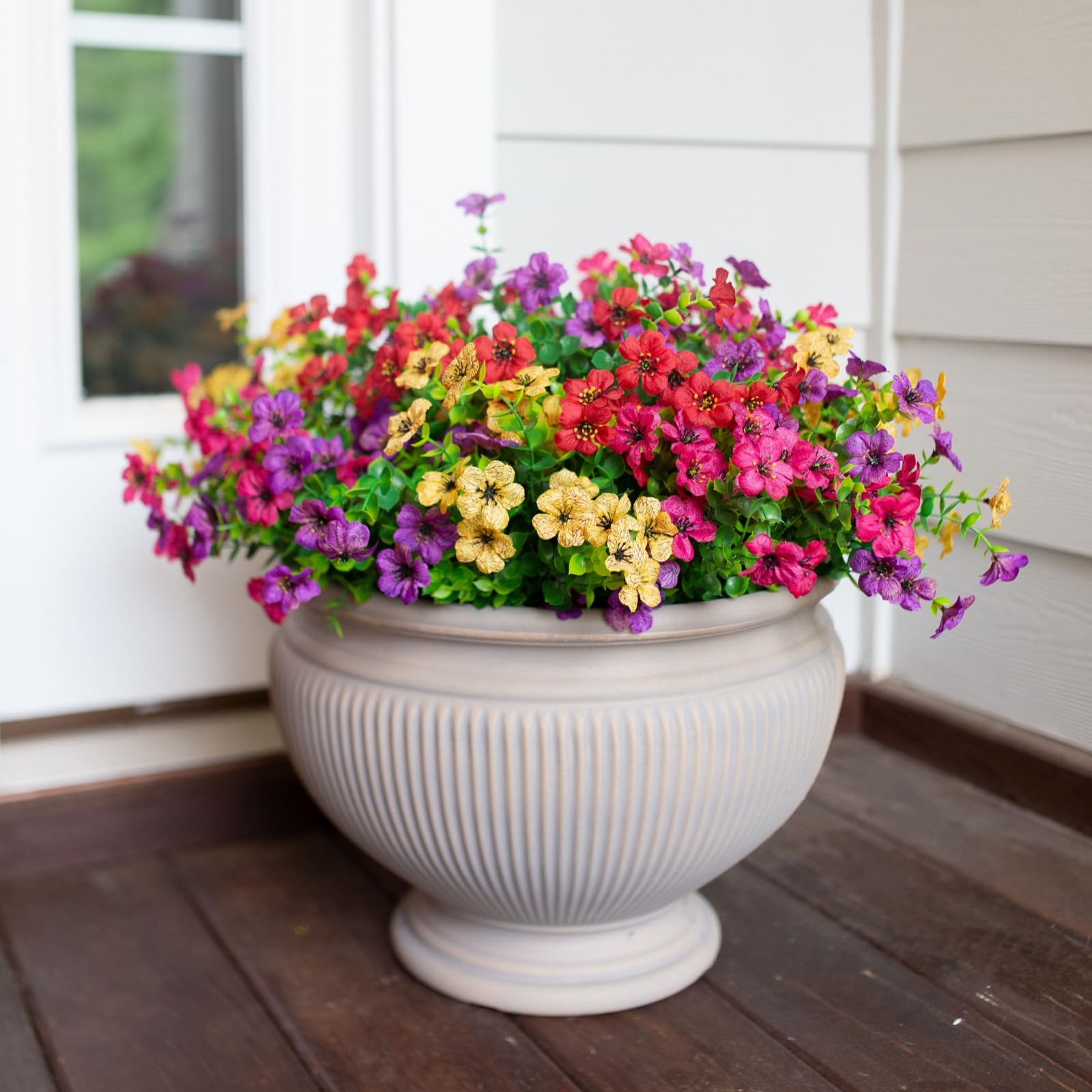 HyeFlora daisy color mix with eucalyptus leaves for year-round charm