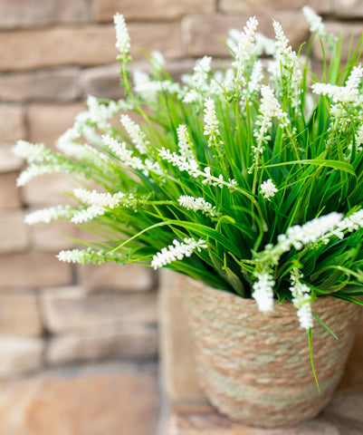 HyeFlora easy DIY bouquet making with adjustable stems.