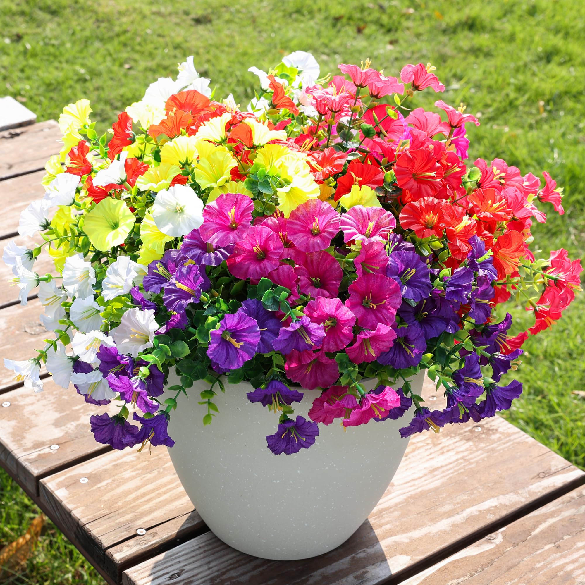 HyeFlora front door flowers create welcoming seasonal color.