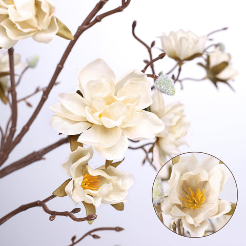 HyeFlora magnolia packaging confirms ready-to-use stems for quick setup.