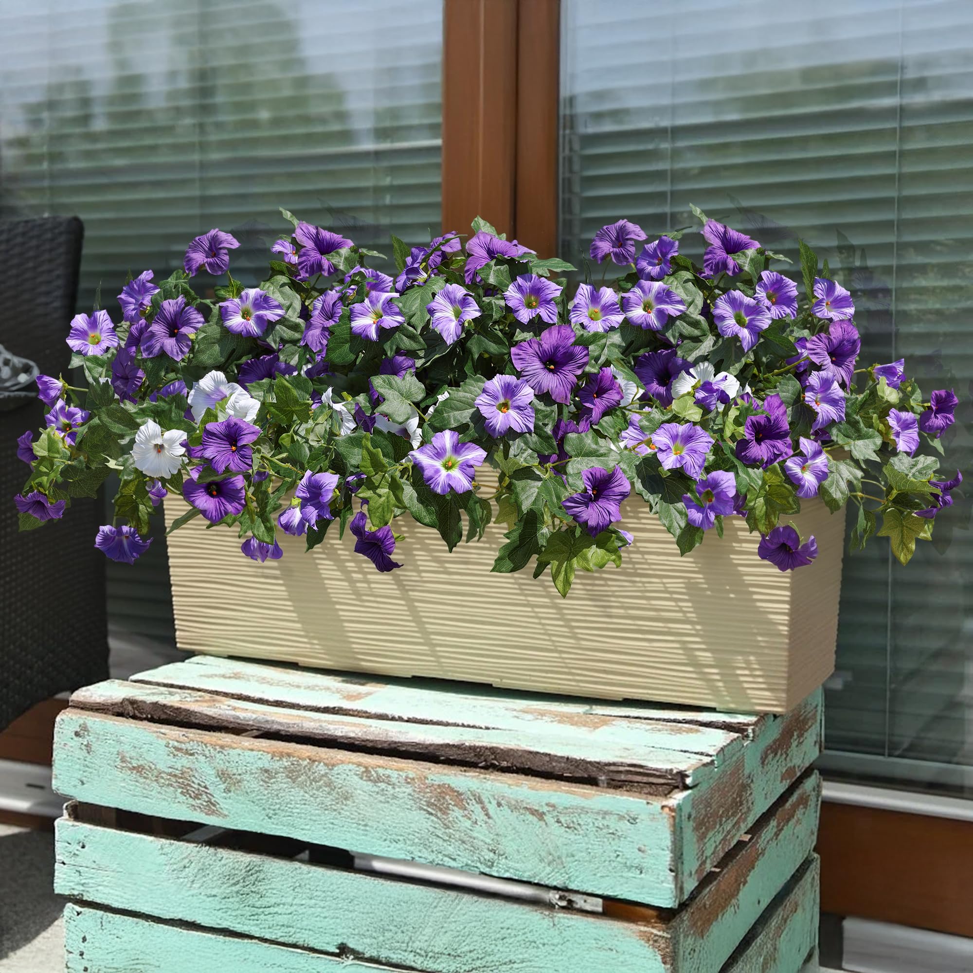 HyeFlora maintenance-free petunias save watering and pruning time