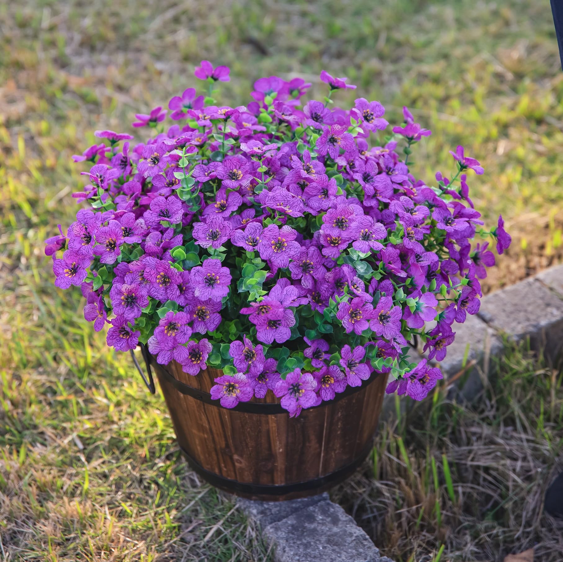 HyeFlora outdoor-friendly artificial plants resist fading in sunlight