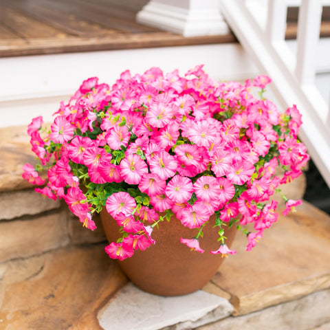 HyeFlora weatherproof flowers withstand all-season outdoor use.