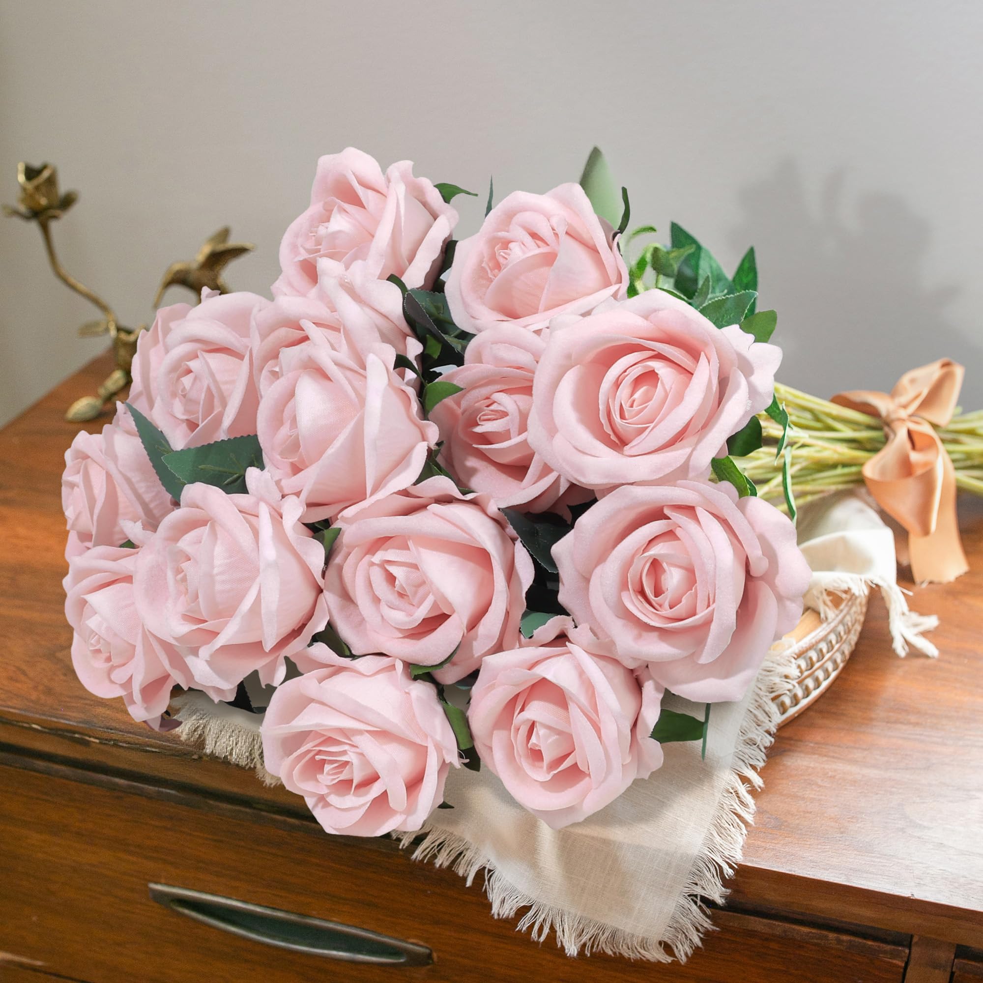 HyeFlora 20.1-inch stem roses for tall, dramatic vase displays.