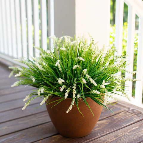 HyeFlora UV-resistant greenery ready to brighten balcony.