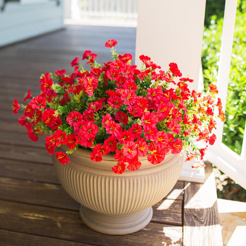 HyeFlora UV resistant silk flowers stay vibrant in sun for patios and balconies.