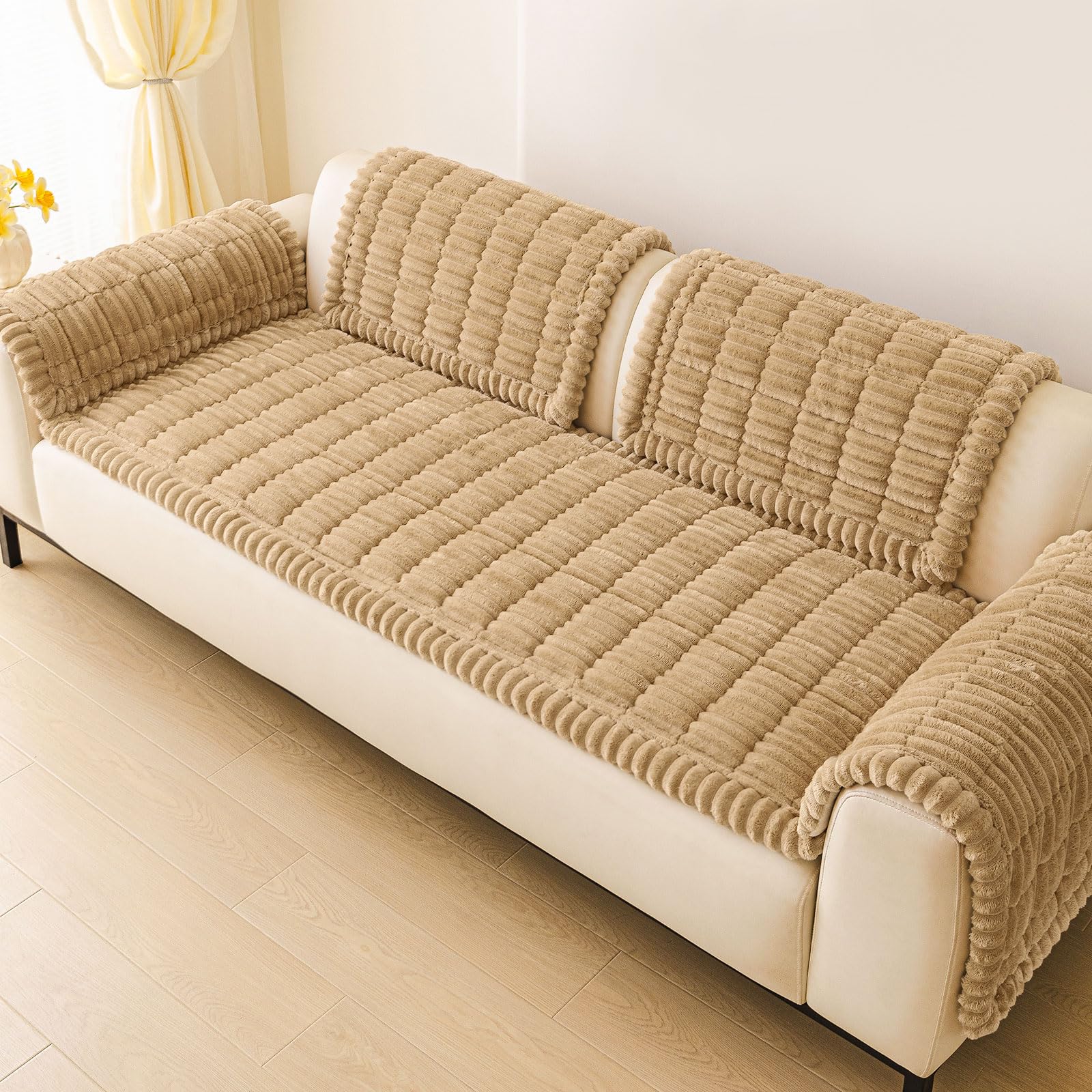 Hyha gift-worthy couch cover for pet-loving households