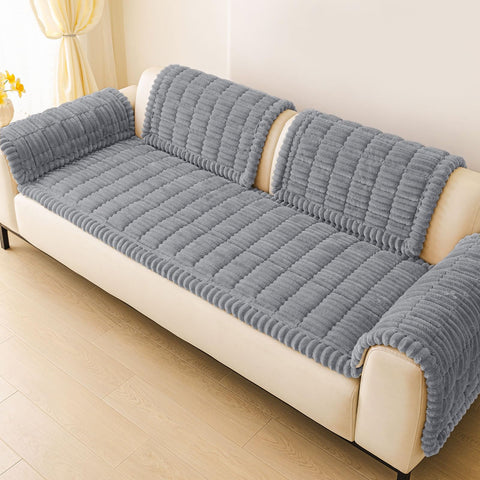 Hyha multiuse pet mat for car, picnics, and lounging.