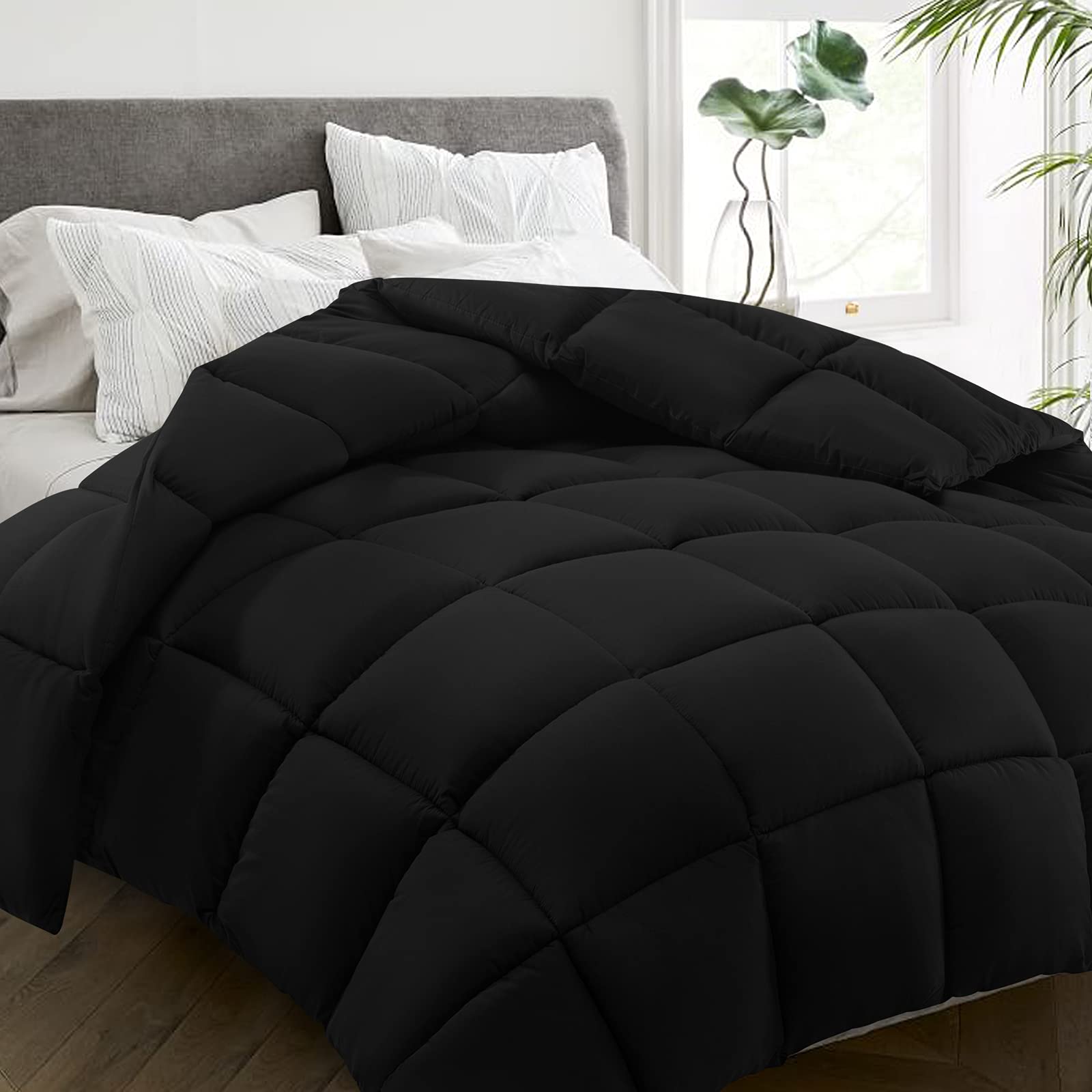 HYLEORY all-season king-size comforter cover close-up shows ultra-soft skin-friendly fabric.