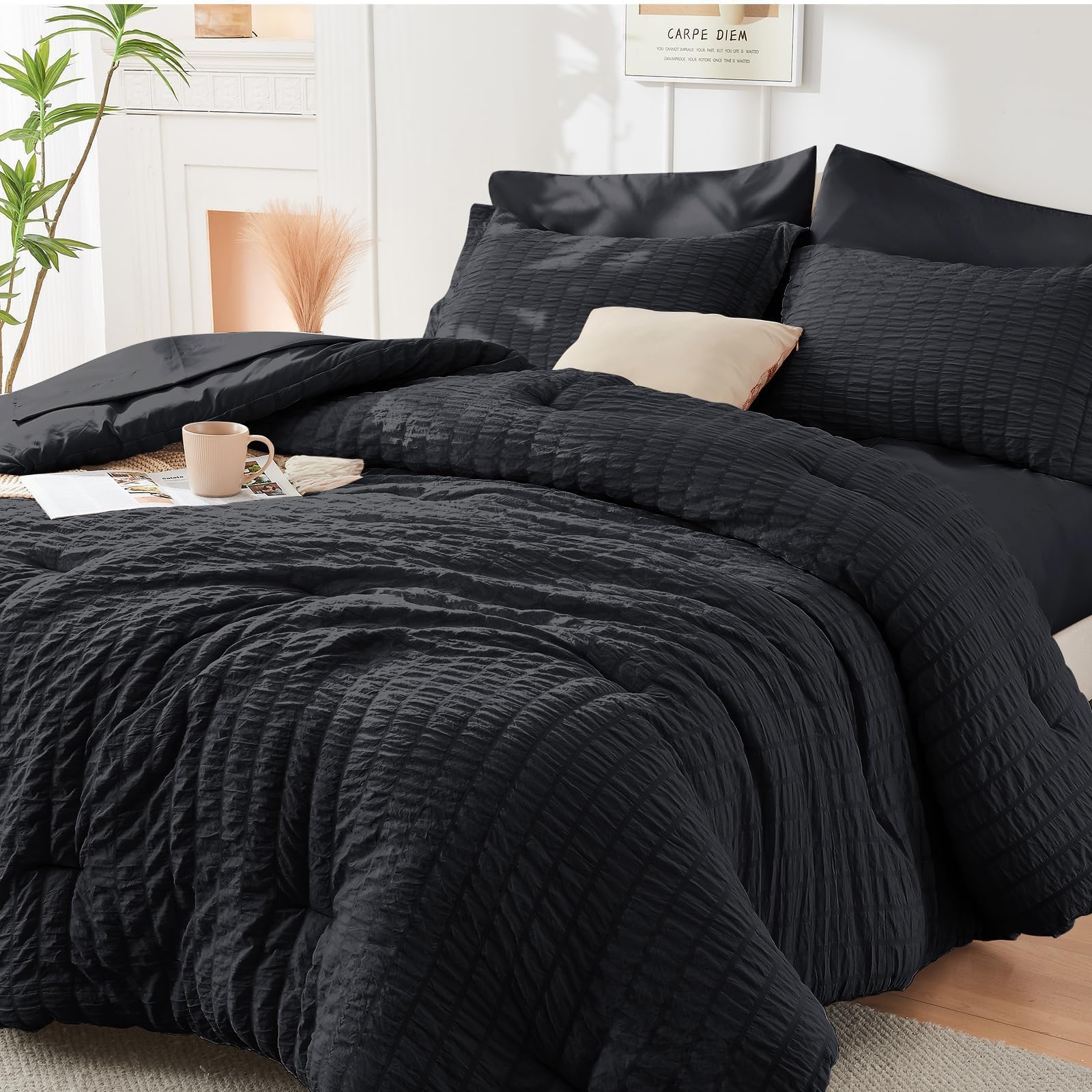 HYMOKEGE black oversized queen comforter with luxurious all-season warmth