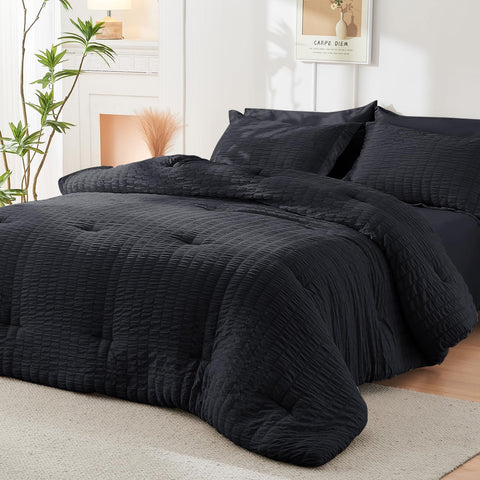 HYMOKEGE Black Queen bedding set packaging demonstrates convenient storage.